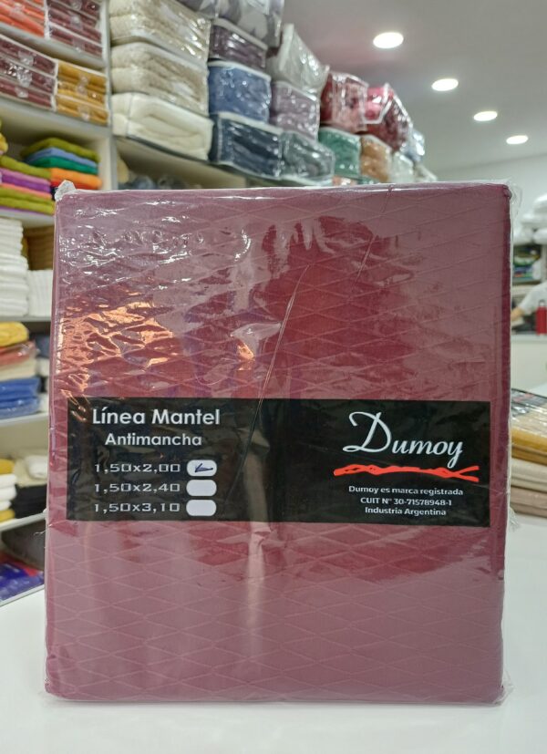 Mantel Rectangular Antimanchas Dumoy/Bordo 1,50 x 2 ,00Mts Labrado.