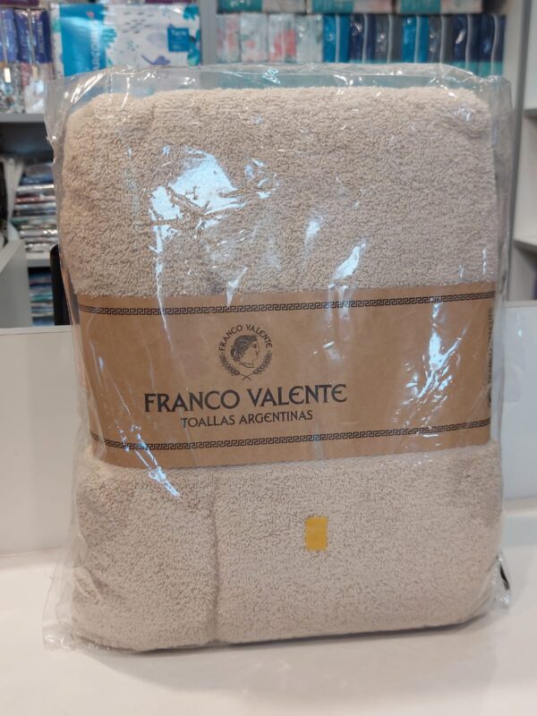 Juego de Toalla y Toallón Franco Valente 400Gramos/Beige.