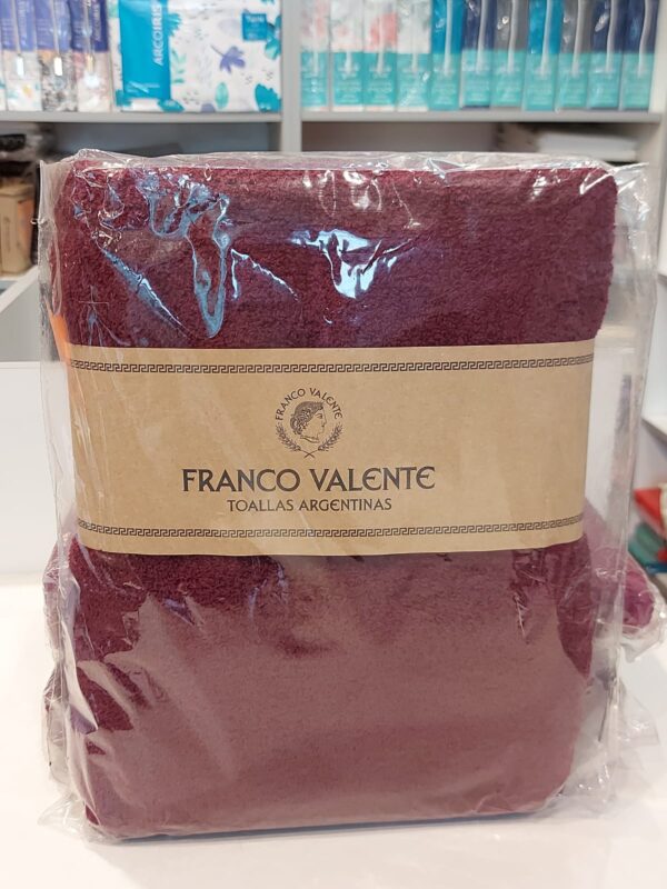 Juego de Toalla y Toallón Franco Valente 400Gramos/Bordo.