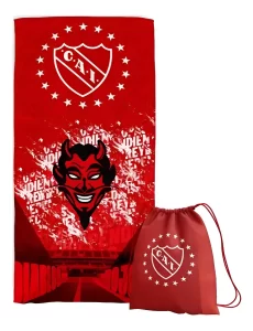 Toallon City Blanco Futbol de Independiente microfibra 70 x 150 con mochilita